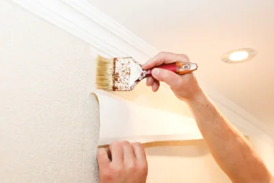 Pose de papier peint à Trémargat — revêtements muraux et toiles de verre